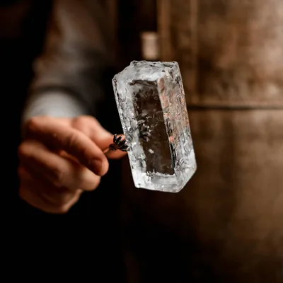 Caurspīdīgs ledus stienis 4x4x12 cm highball glāzei